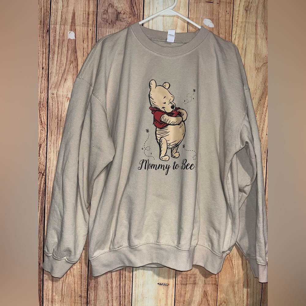 Disney Winnie the Pooh Beige 'Mommy to Bee' Sweater Sweatshirt Like New Size XL